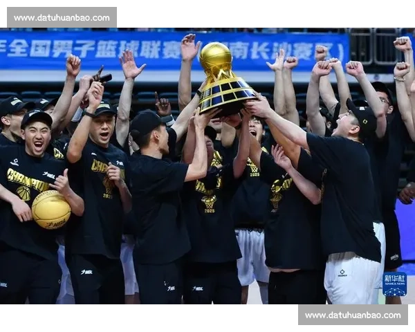 香港金牛三外援合砍 59 分掀翻长沙勇胜，NBL 揭幕战主场奏响卫冕强音