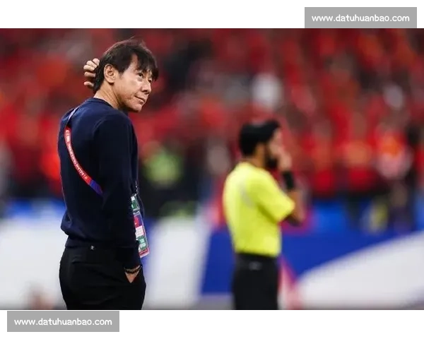 申台龙团队否认执教传闻:未接中方正式邀请,若获报价将积极考虑 申台龙团队否认执教传闻:未接中方正式邀请,若获报价将积极考虑