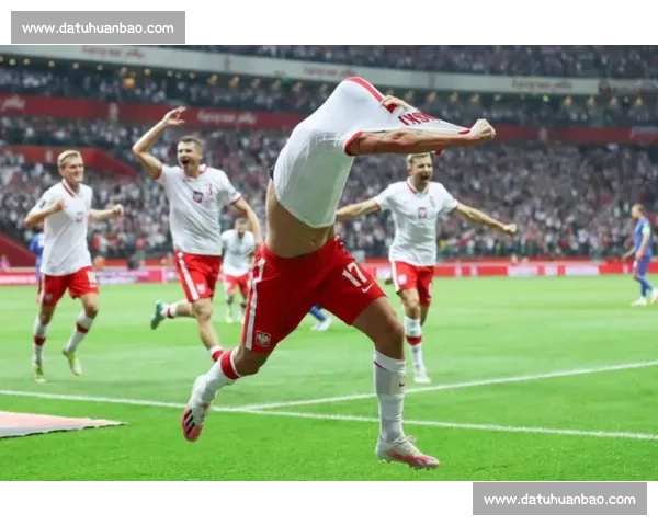 索斯盖特自荐波兰遭拒？年薪过高成拦路虎