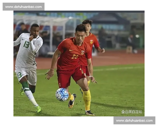 国足体脂率超苏超一倍！草根腹肌完爆职业队，训练态度成致命伤